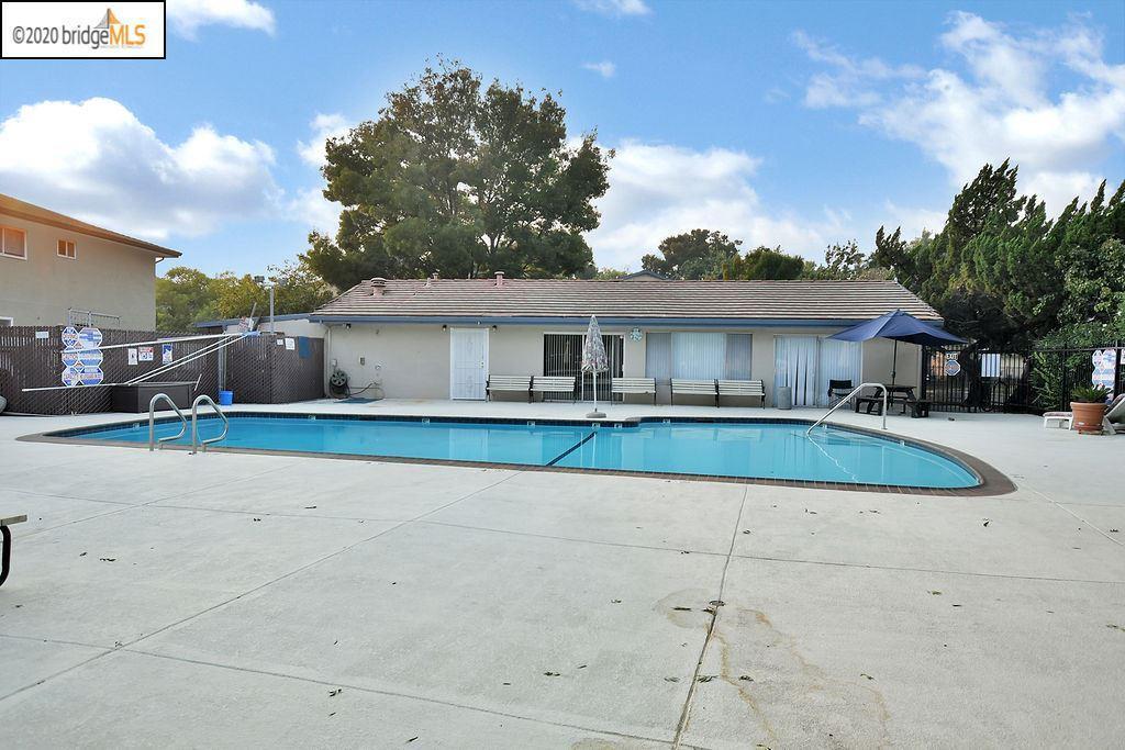 Building Photo - 2118 Peppertree Way