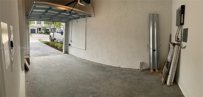 Building Photo - 1271 SE 27th Terrace