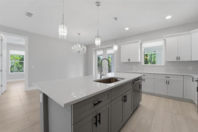 Building Photo - 5823 Burwin Ave