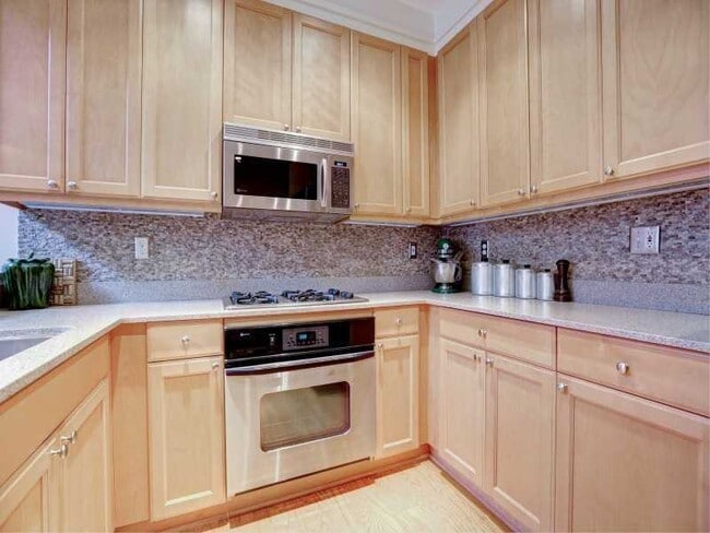 Building Photo - 273 12th St NE