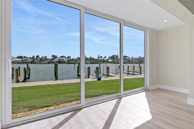 Building Photo - 2500 Gulf Shore Blvd N