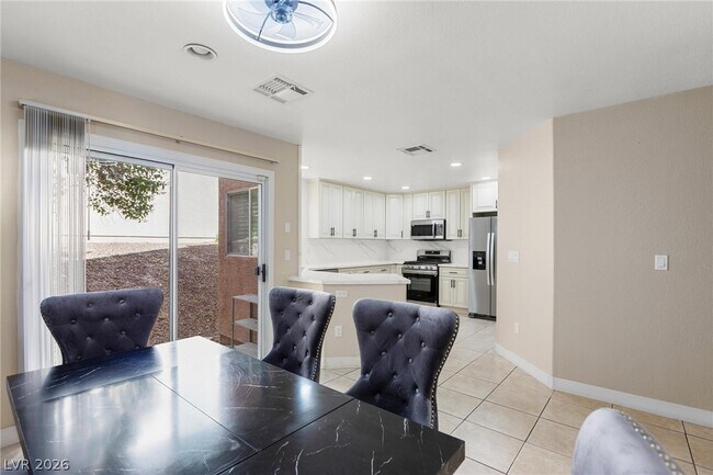 Building Photo - 3647 McMurty Ct