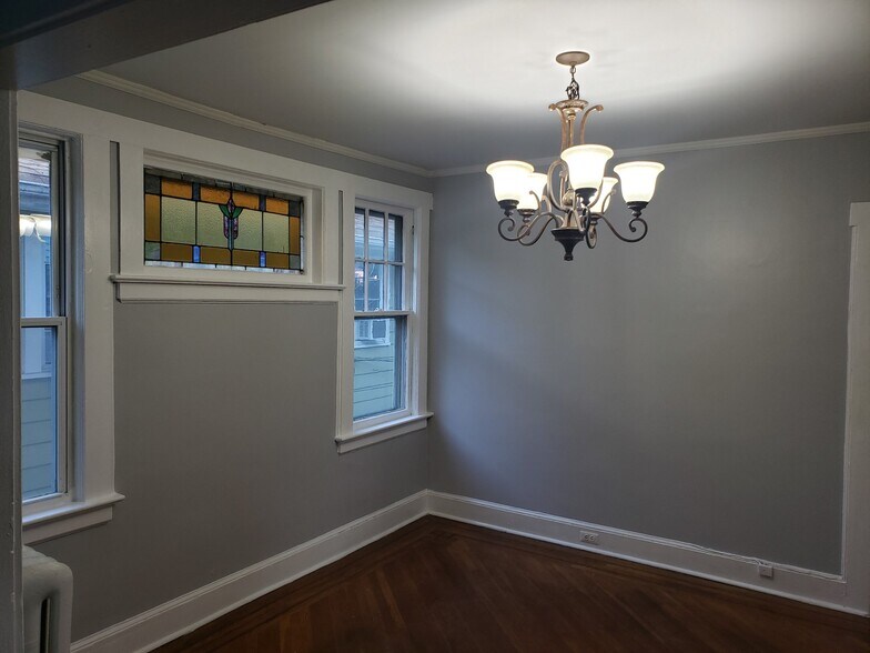 Building Photo - 220 Ward Pl