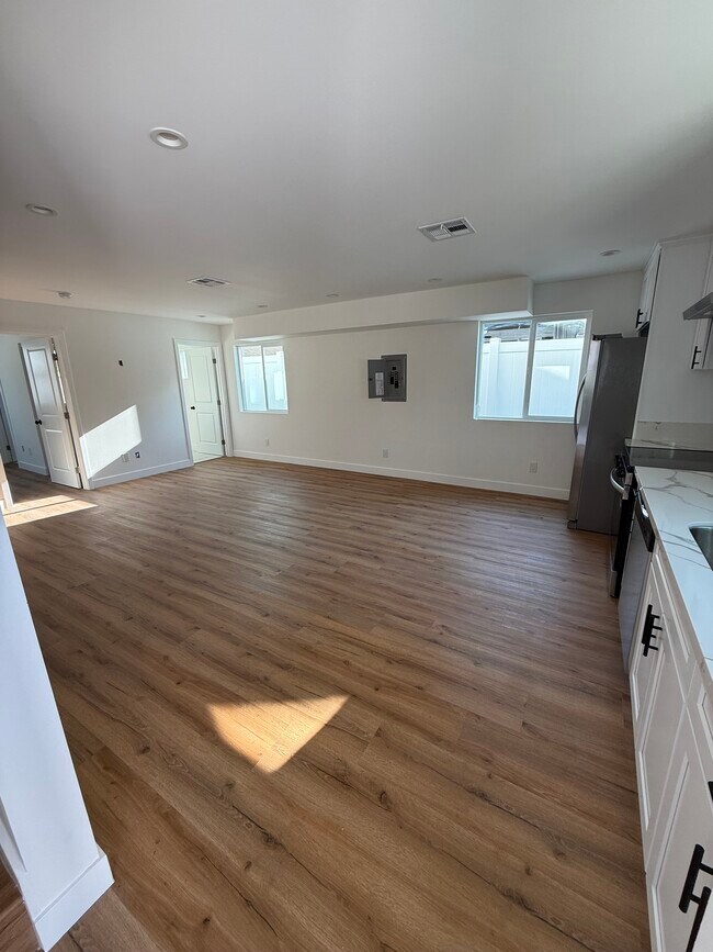 Building Photo - 12406 Cantara St