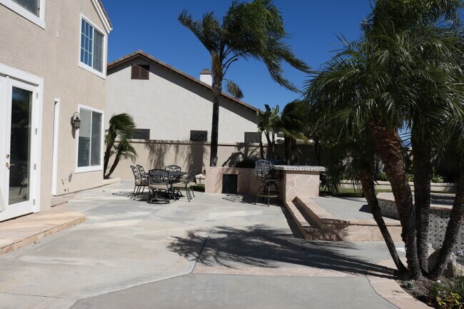 Building Photo - 14049 Claremont Ln