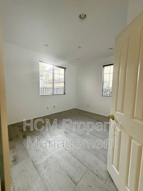 Building Photo - 28 Lansdale Ct