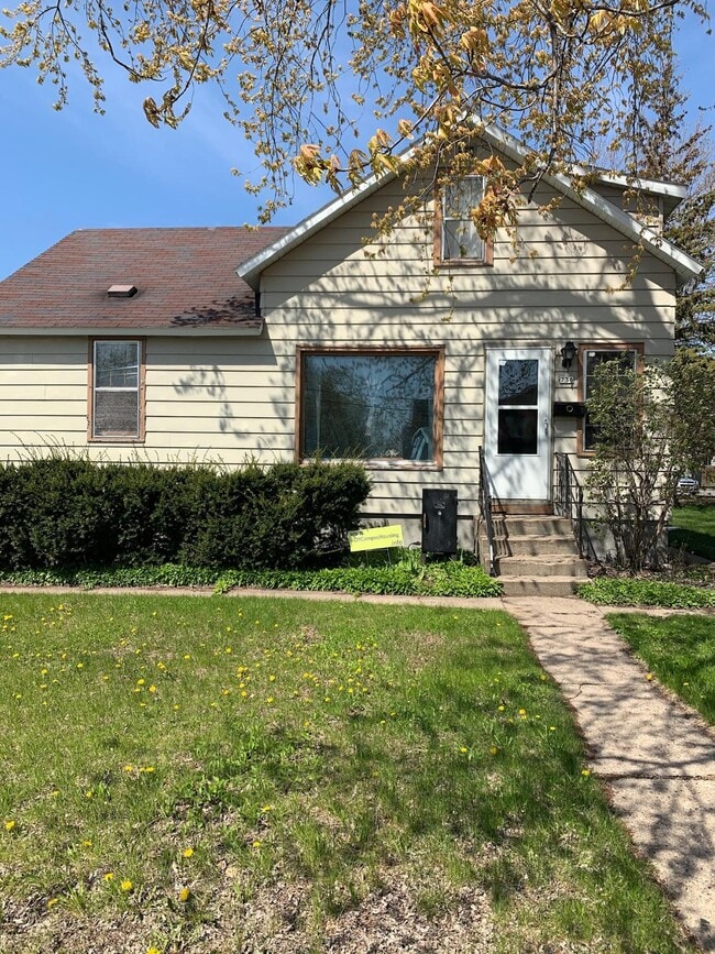 736 Division St 736 Division St Stevens Point WI 54481 Apartment Finder