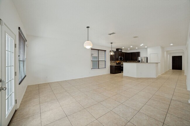 Building Photo - GORGEOUS 3-BEDROOM HOME WITH SPARKLING POOL