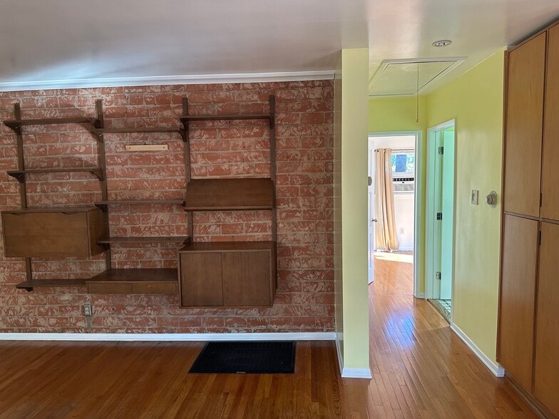 Building Photo - 4680 College View Ave