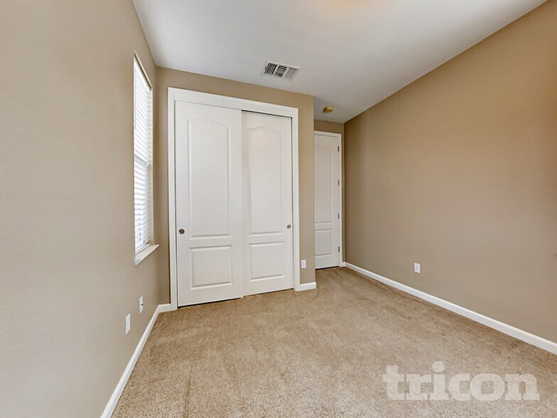 Building Photo - 5518 Savage Ave