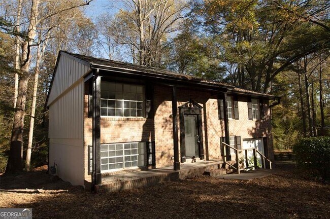 Building Photo - 2879 Tiffany Dr SW