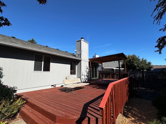 Building Photo - 3 Bedroom 2 Bath Single Family home