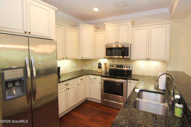 Building Photo - 905 Mariners Cir