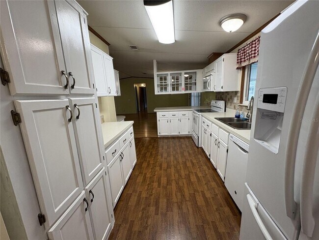 Building Photo - 616 Klickety Klak Ln