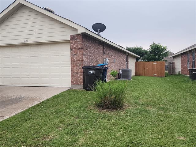 Building Photo - 5525 Parkview Hills Ln