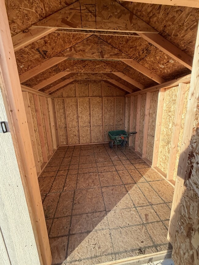 Building Photo - 4280 NE Alexander Way