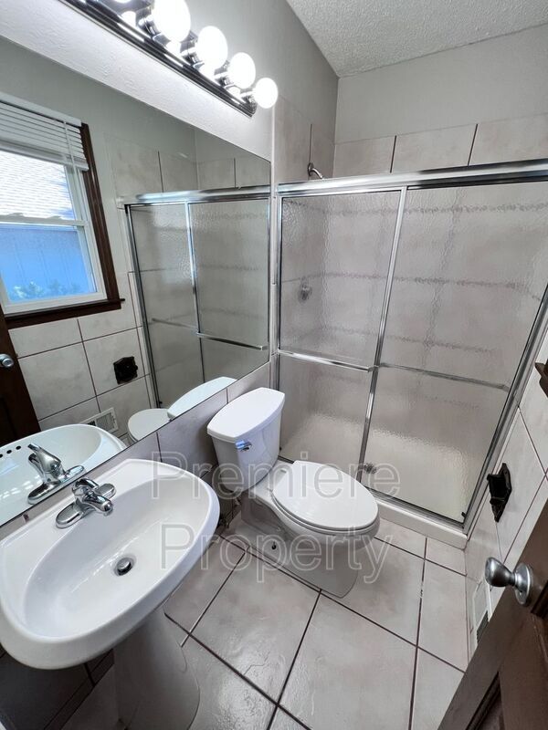 Building Photo - 4327 Sterling Ave