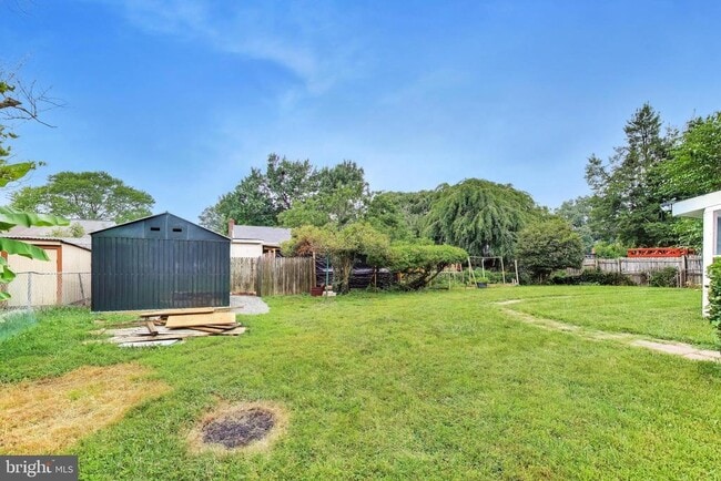 Building Photo - 7215 Normandy Ln
