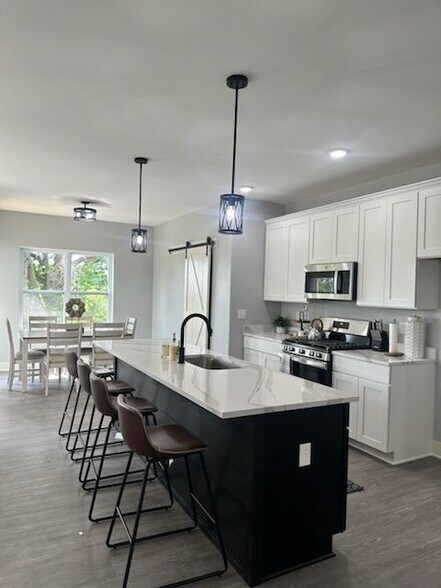 Building Photo - 719 Anjali Ct