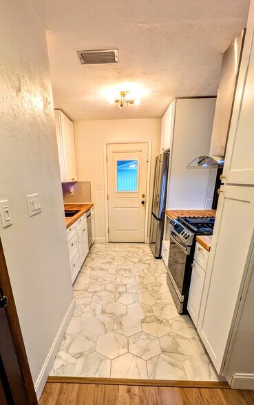 Building Photo - 5014 NW 29th St