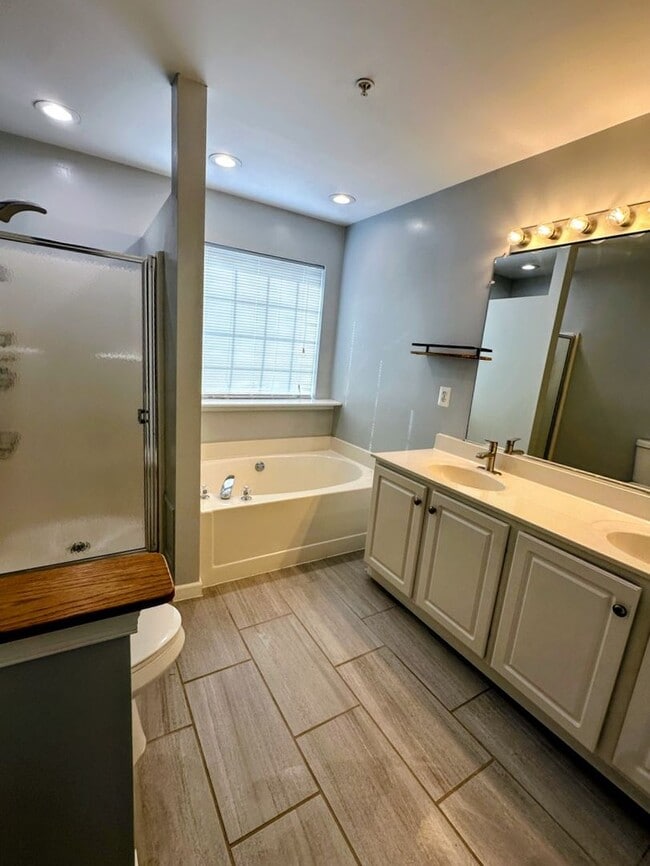 Building Photo - 3-Story End Unit Townhouse