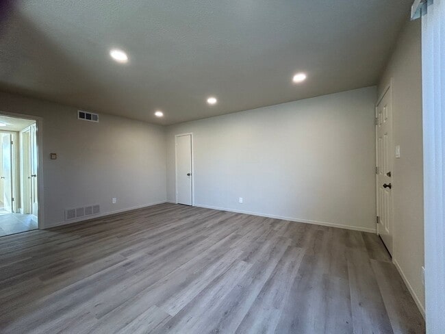 Building Photo - 4172 Del Amo Blvd