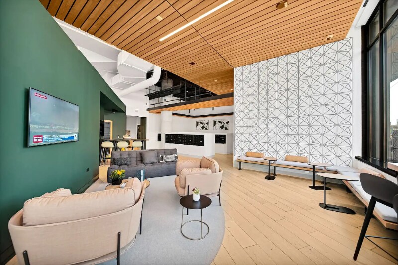 Building Photo - 2131 N Elston Ave
