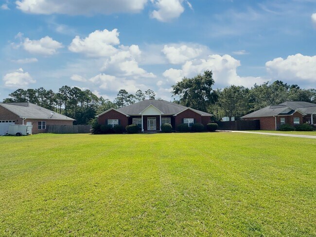 Building Photo - COMING LATE FEBRUARY 2026! (Pet Friendly)