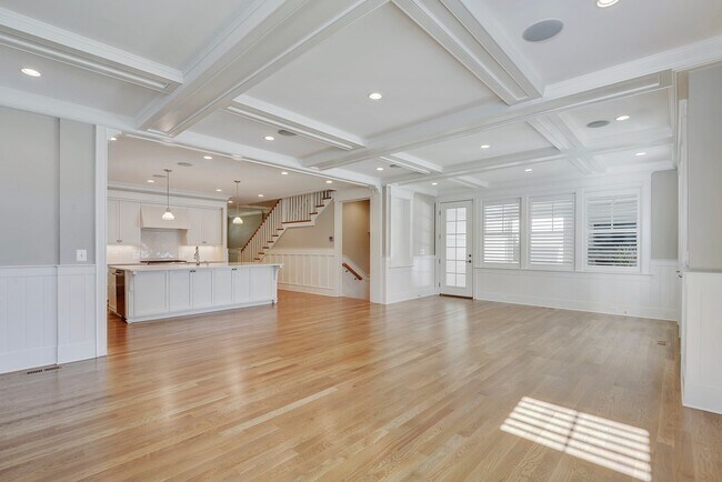 Building Photo - 5br Bethesda Home for Rent