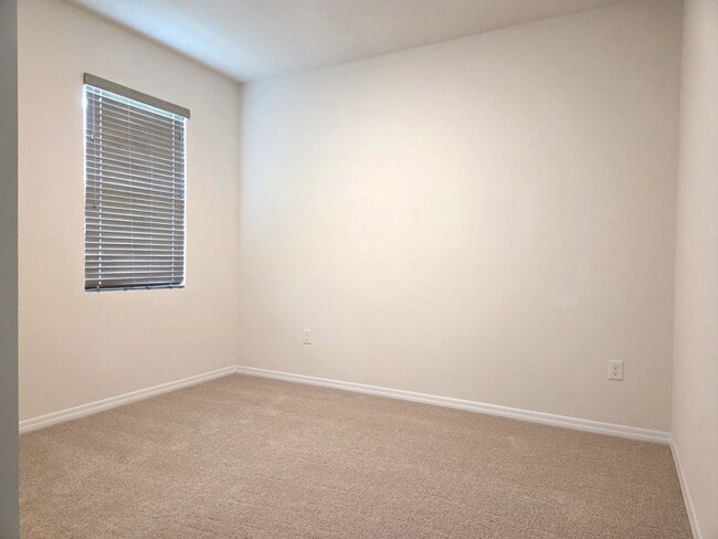 Building Photo - 55+ Gated Community at Palms at Serenoa