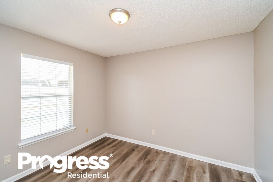 Building Photo - 3152 Olde Sutton Parke Dr