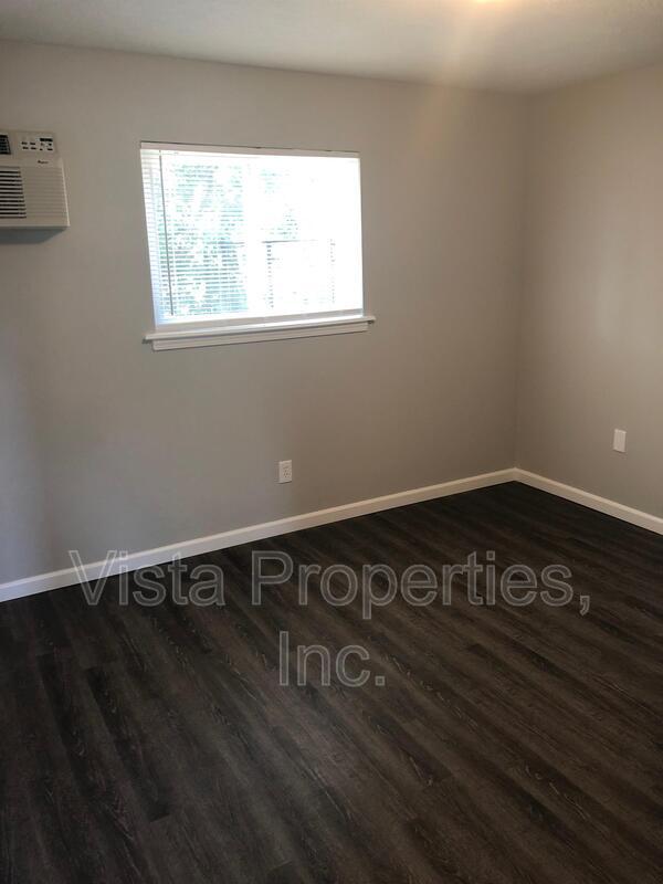 Building Photo - 4800 Saddlebrook Ln