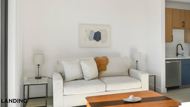 Building Photo - 1007 S Mint St