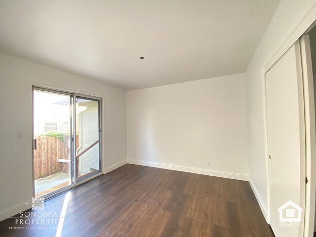 Building Photo - 2BD/1BA Duplex In Downtown Sonoma!