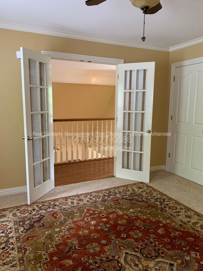 Building Photo - 300 Genesis Dr