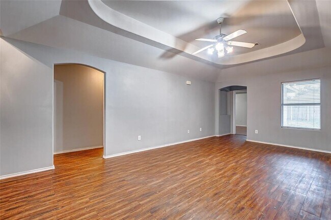 Building Photo - Welcome to this charming one-story home, ready for immediate occupancy!