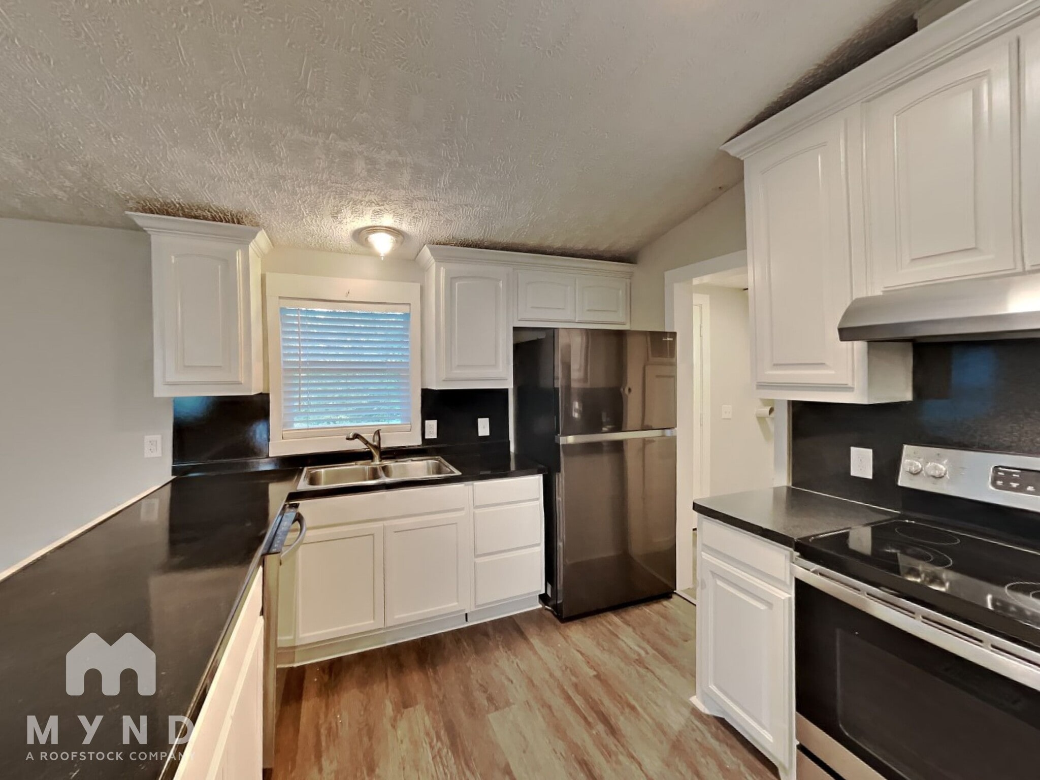 Building Photo - 12 The Briars