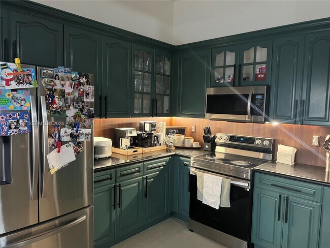 Building Photo - 8208 SW 166th Pl