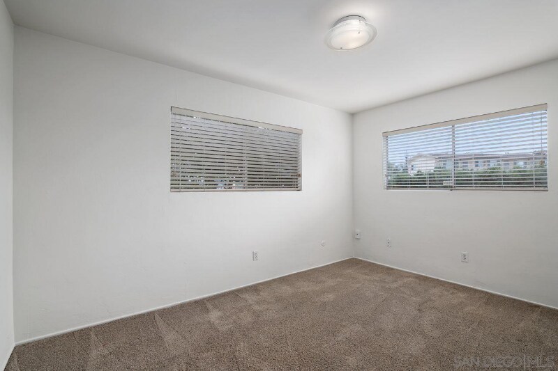 Building Photo - 5304 Monroe Ave