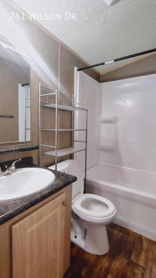 Building Photo - 741 Wilson Dr