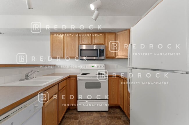 Building Photo - 4838 N Orchid Ln