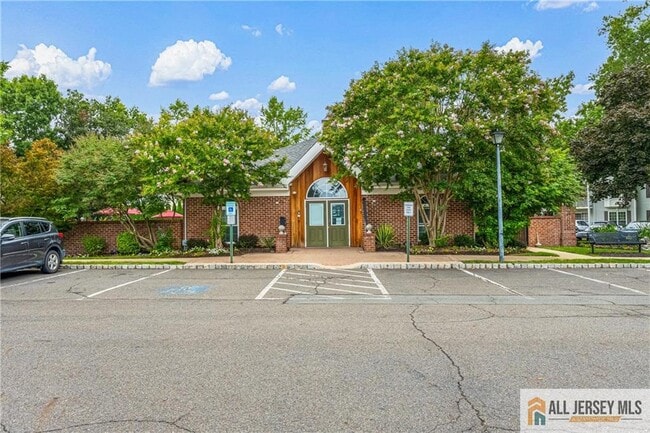 Building Photo - 417 Northam Dr