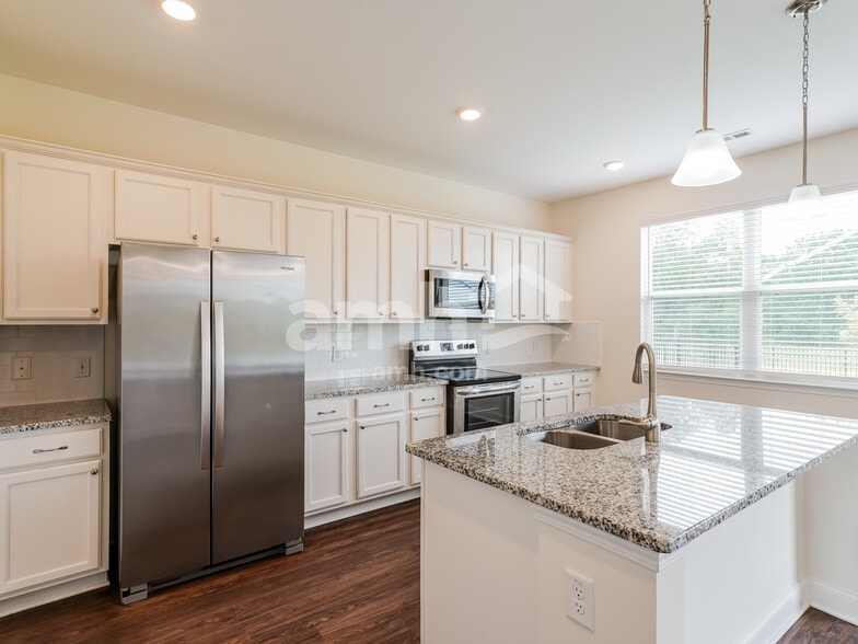 Building Photo - 4817 Chutney Dr