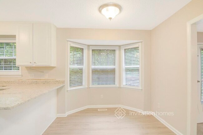 Building Photo - 6900 Longridge Dr