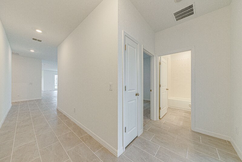 Building Photo - 2354 Lancashire St