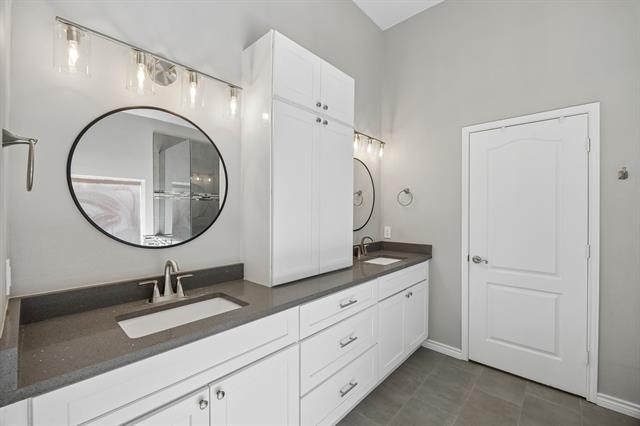 Building Photo - 2809 Roper Dr