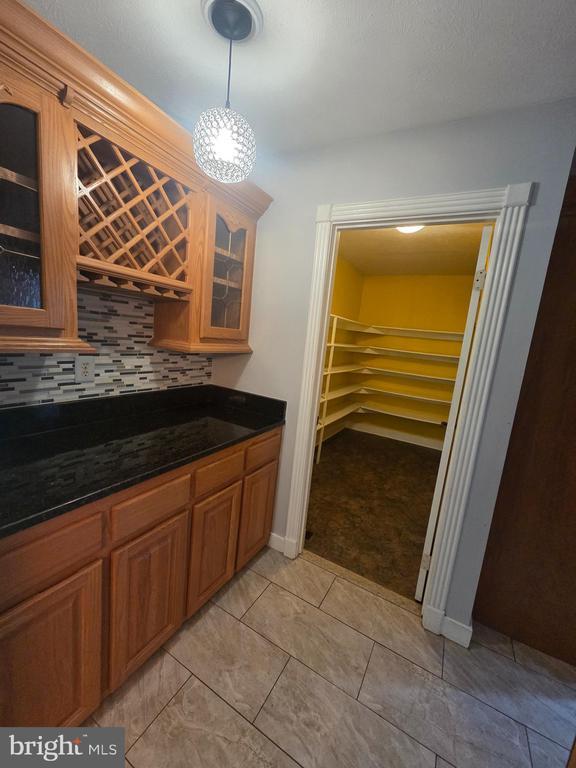 Building Photo - 3059 Southampton Dr
