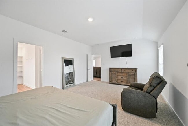 Building Photo - 1139 Hughes Crossing Dr