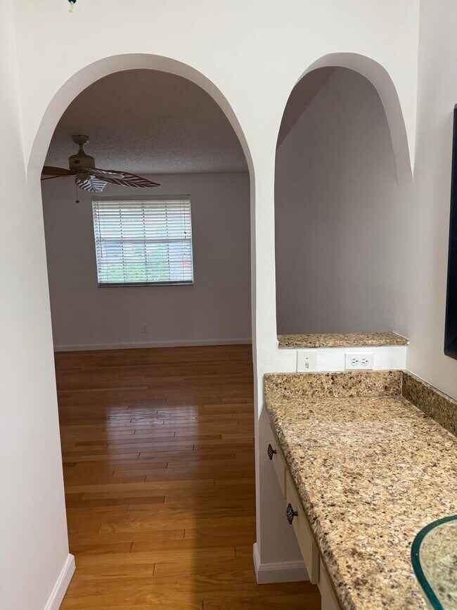 Building Photo - 6601 Via Regina