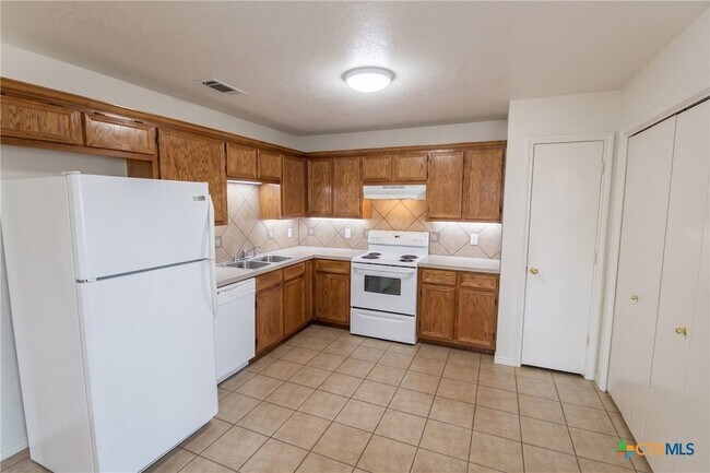 Building Photo - 2915 Sunflower Trail